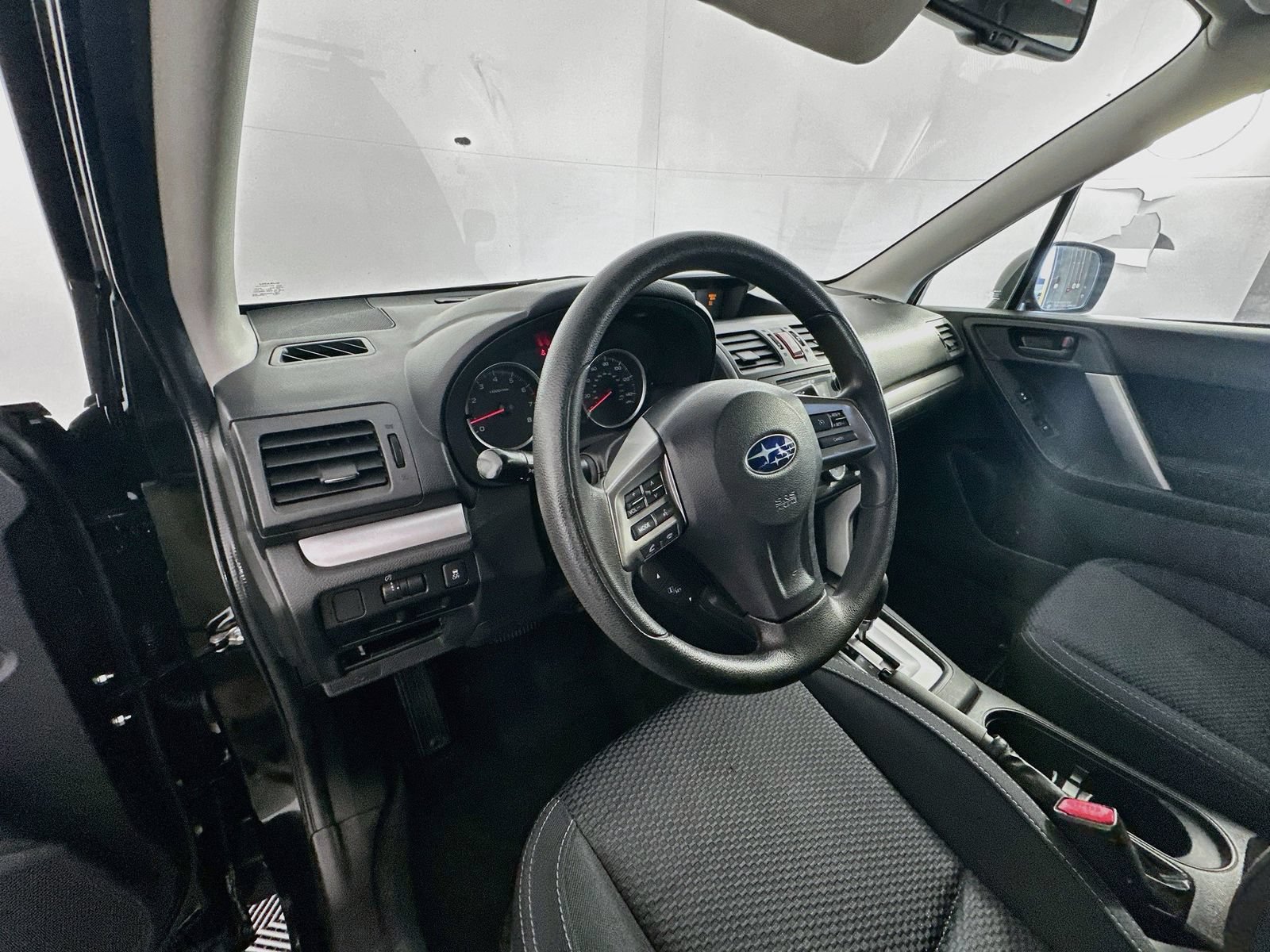 Used 2015 Subaru Forester 2.5i Premium w/ Protection Package #1 AWD/4WD image 9
