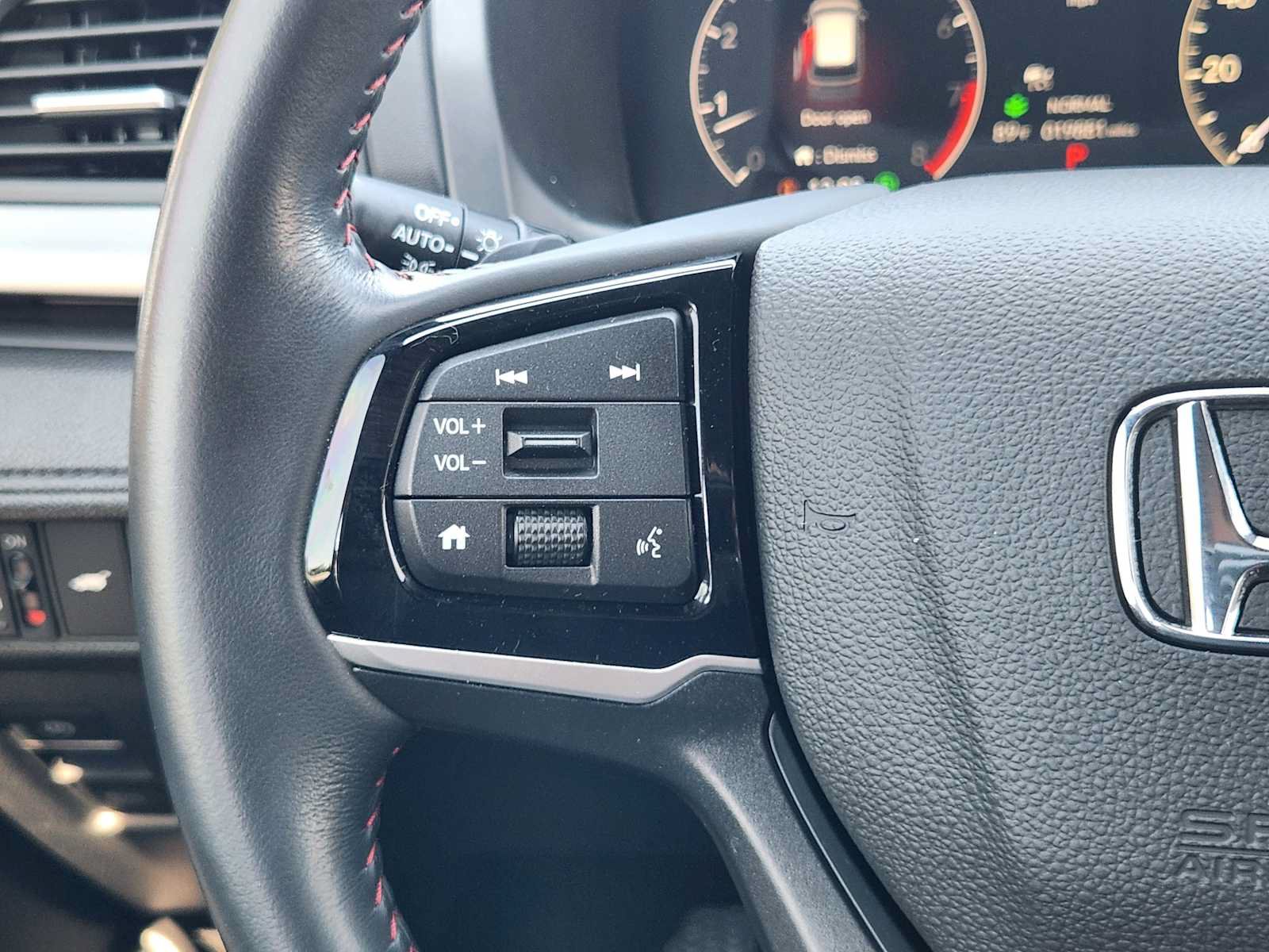 Used 2025 Honda Odyssey Sport-L image 27