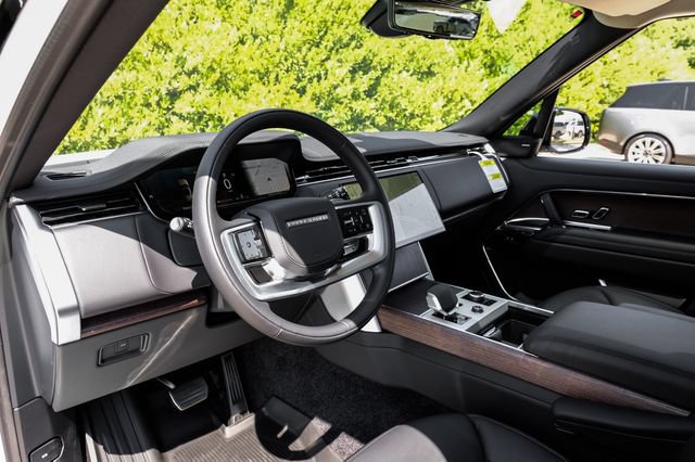 New 2027 Land Rover Range Rover Long Wheelbase SE AWD/4WD image 3