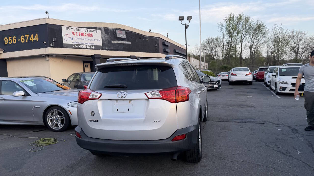 Used 2013 Toyota RAV4 XLE image 16