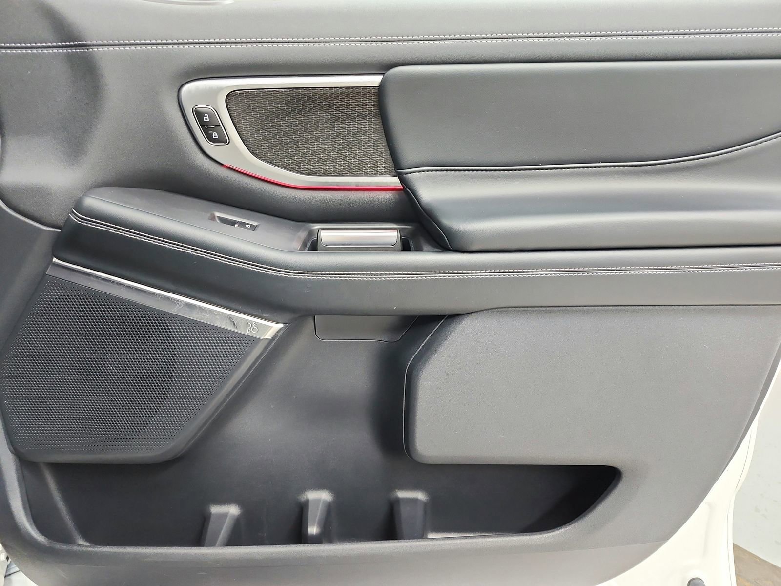 Used 2025 Ford Expedition Platinum w/ Stealth Appearance Package image 42