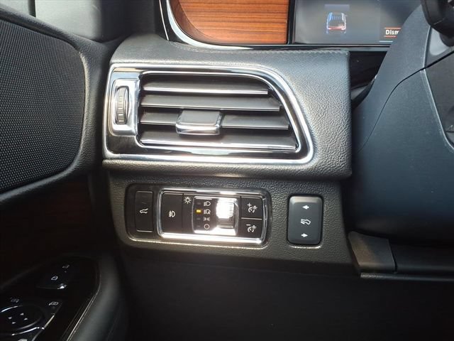 Used 2024 Lincoln Navigator Premiere AWD/4WD image 16