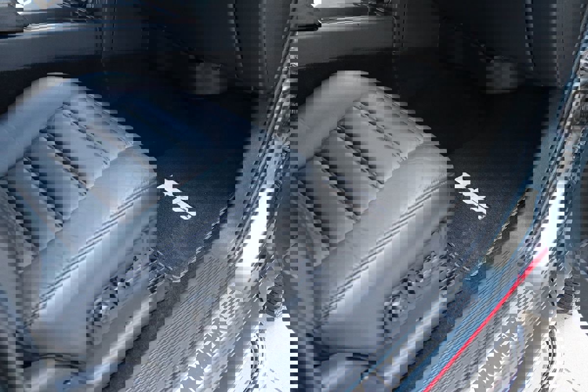 Used 2005 HUMMER H2 SUT w/ Preferred Equipment Group image 37