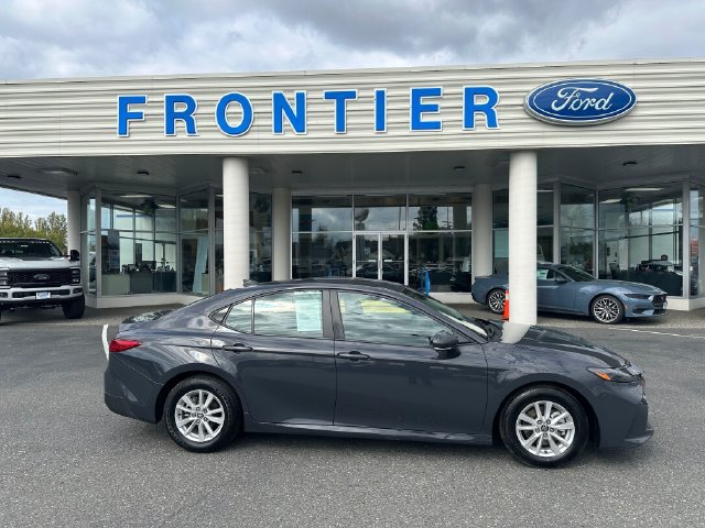 Used 2025 Toyota Camry LE FWD image 1