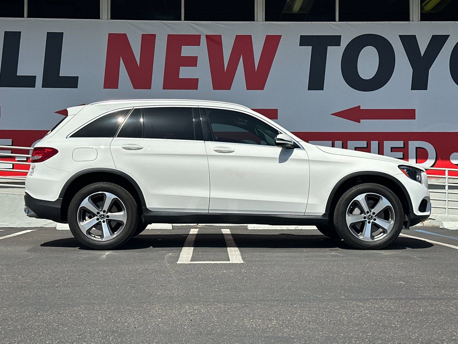 Used 2019 Mercedes-Benz GLC 300 4MATIC image 6