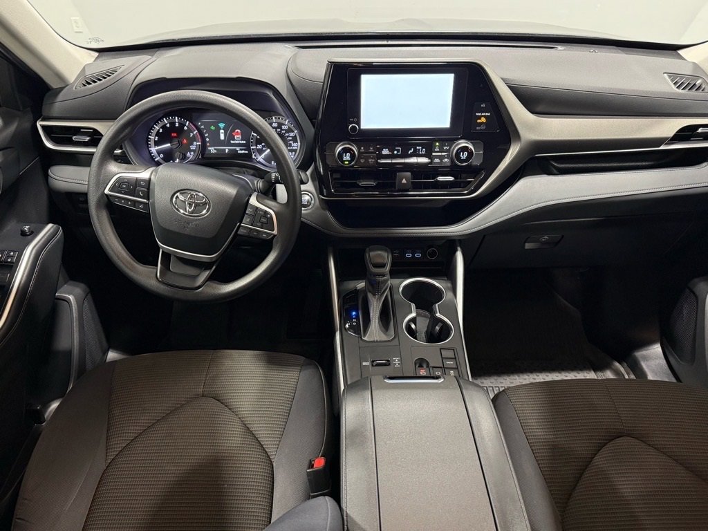 Used 2023 Toyota Highlander L image 13