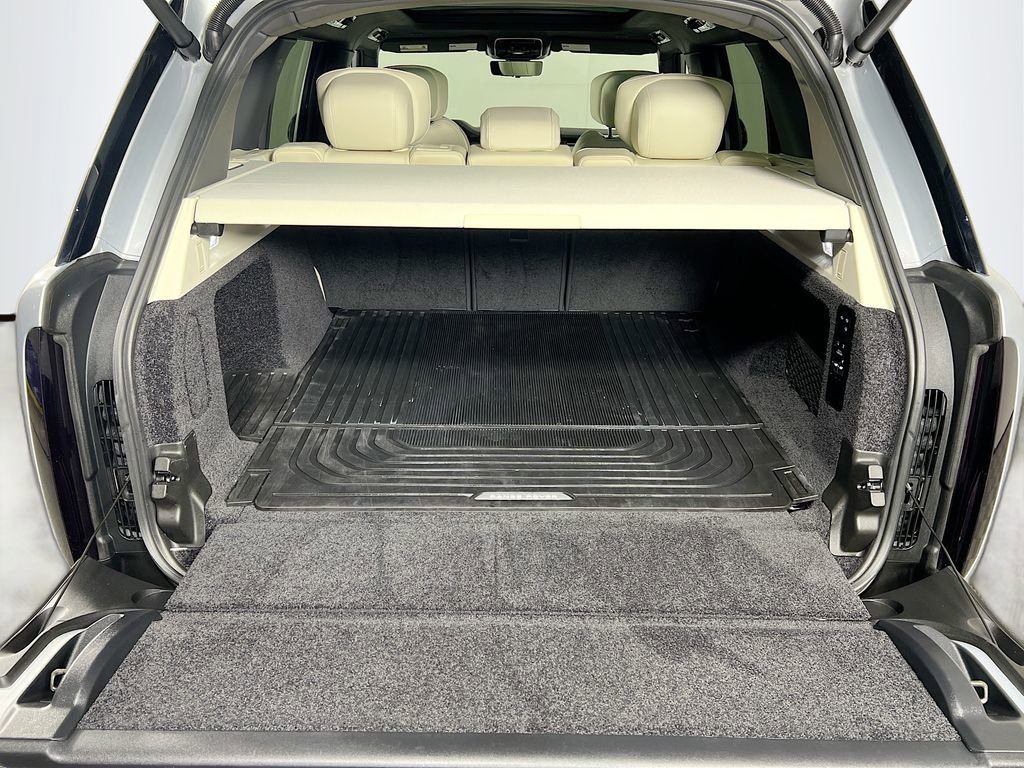 Used 2025 Land Rover Range Rover Autobiography image 28