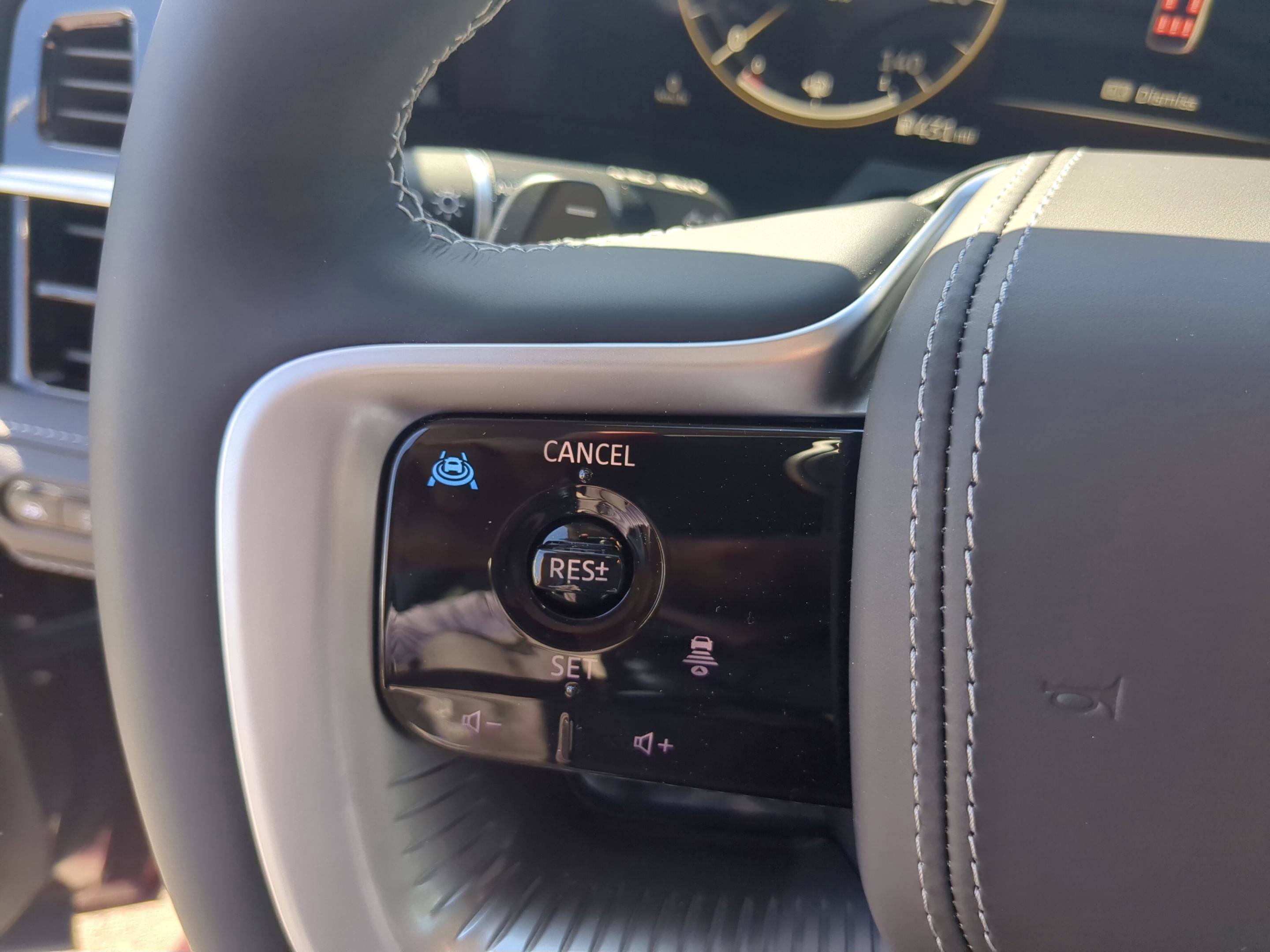 Certified 2025 INFINITI QX80 Sensory image 29