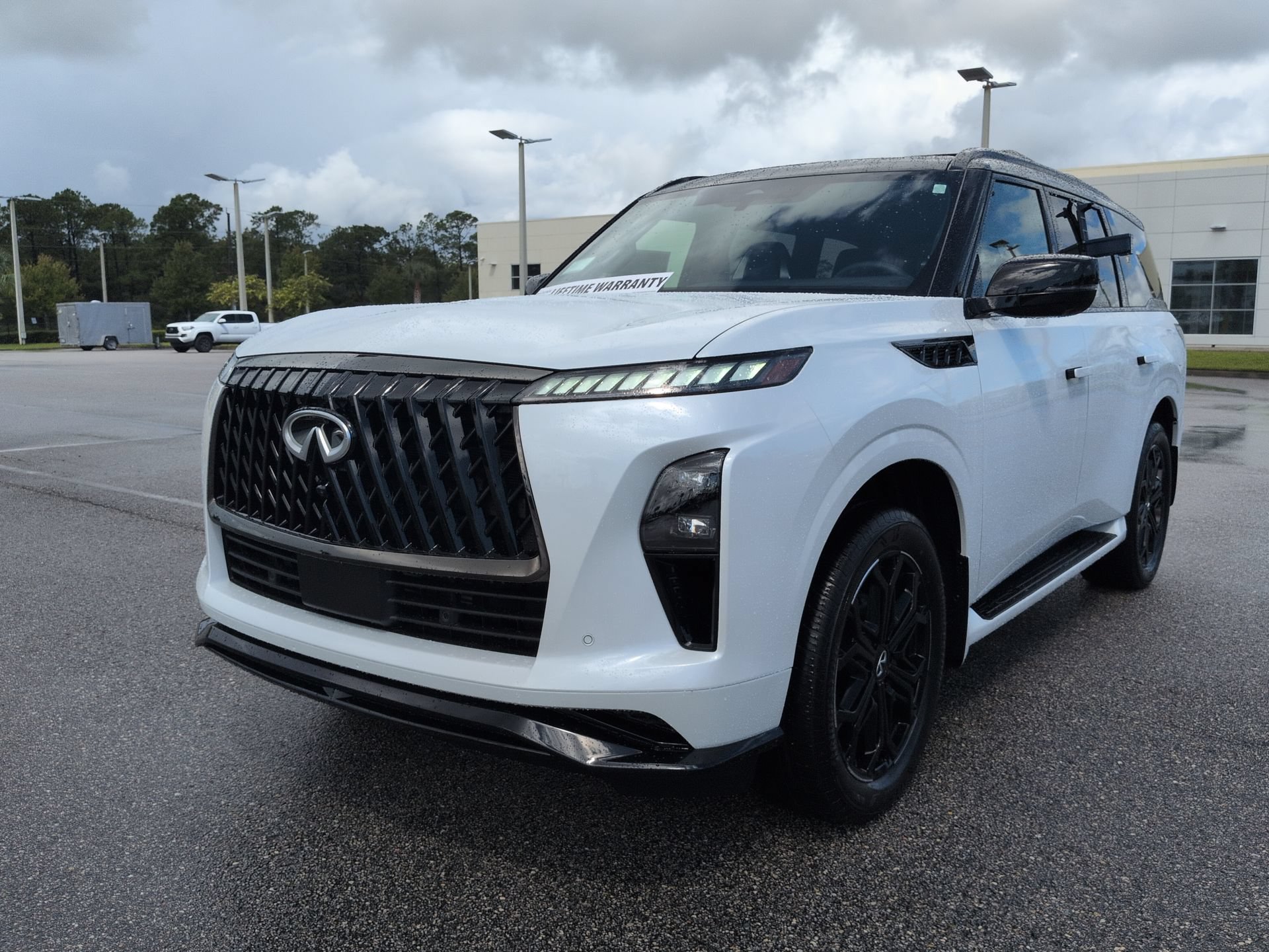 New 2027 INFINITI QX80 Sensory AWD/4WD image 9