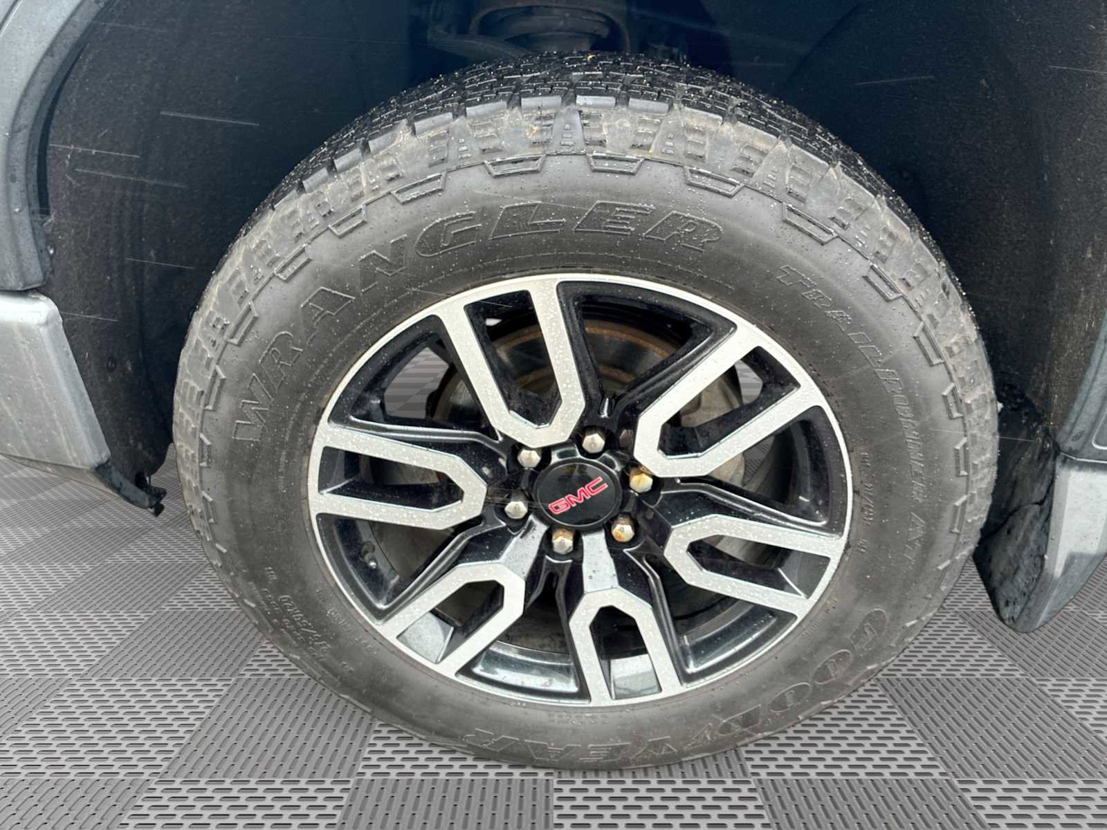 Certified 2020 GMC Sierra 1500 AT4 w/ AT4 Premium Package image 34