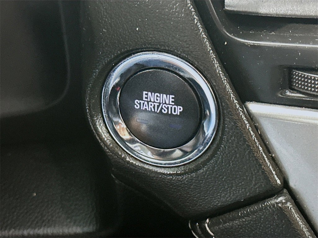 Used 2018 Chevrolet Suburban LT image 27