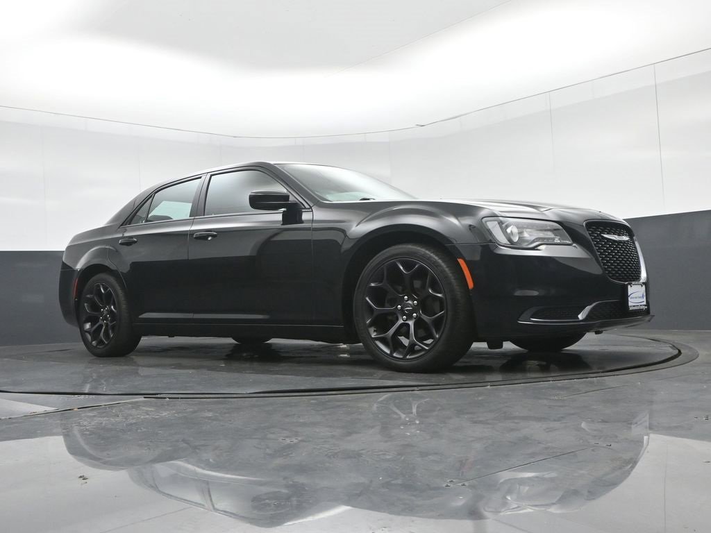 Used 2019 Chrysler 300 Touring w/ Sport Appearance Package image 49