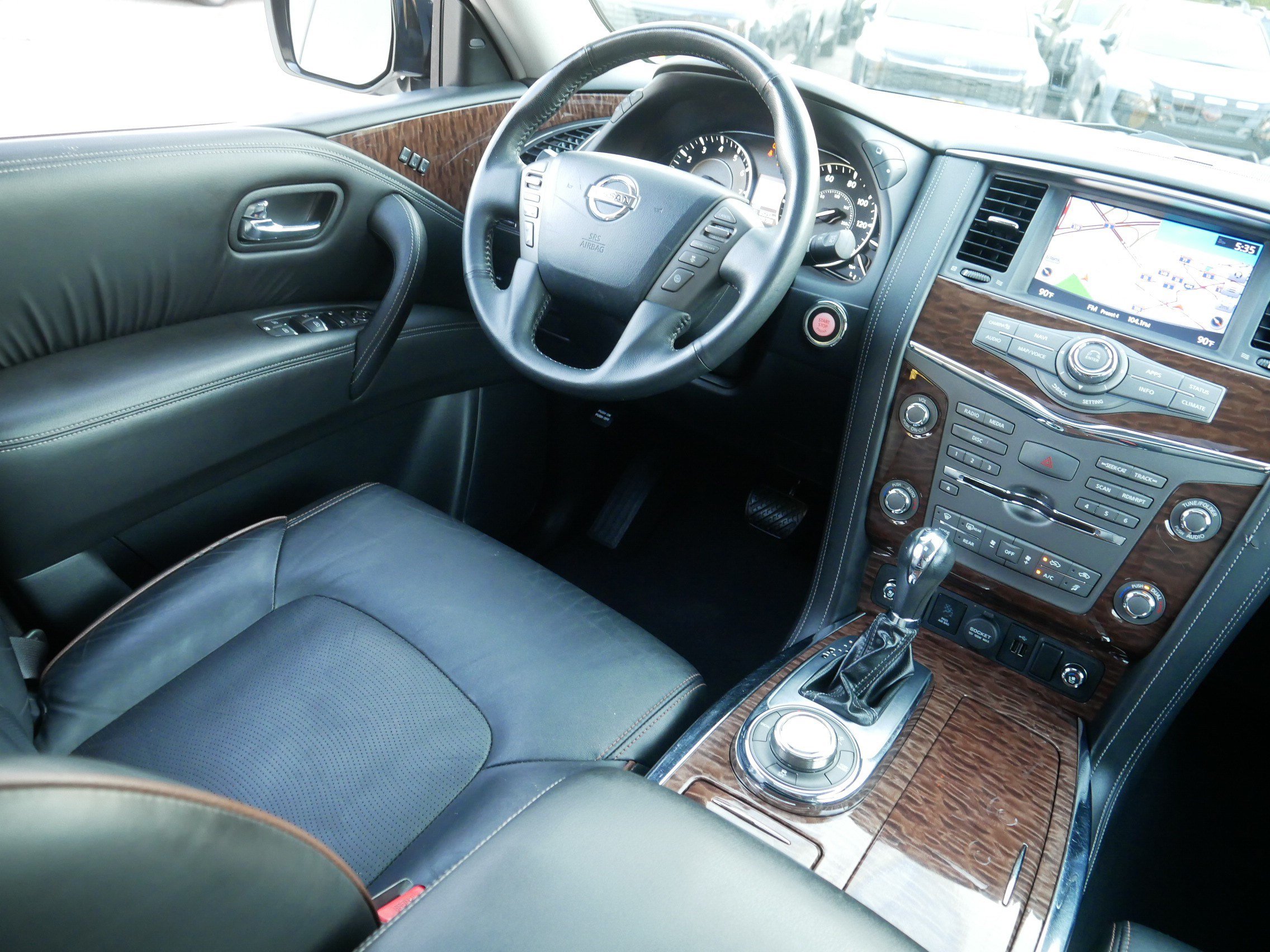 Certified 2018 Nissan Armada Platinum w/ Interior Lighting Package AWD/4WD image 9