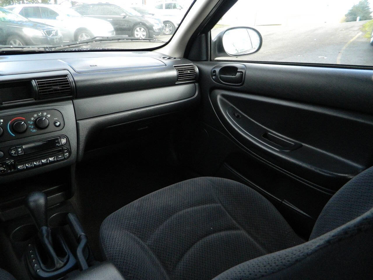 Used 2004 Dodge Stratus SE image 17