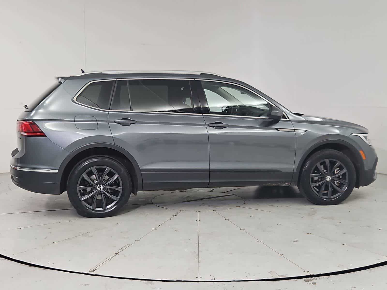 Certified 2022 Volkswagen Tiguan SE image 7