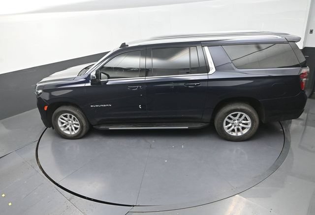 Used 2022 Chevrolet Suburban LT AWD/4WD image 27
