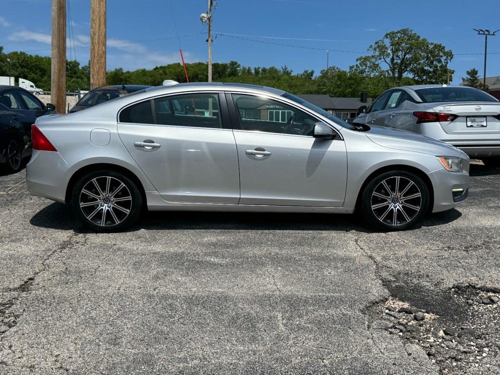 Used 2017 Volvo S60 T5 Inscription AWD/4WD image 2