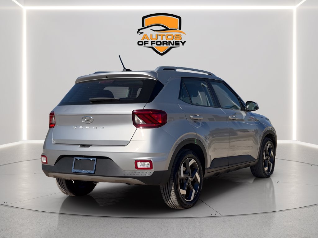 Used 2025 Hyundai Venue SEL FWD image 4