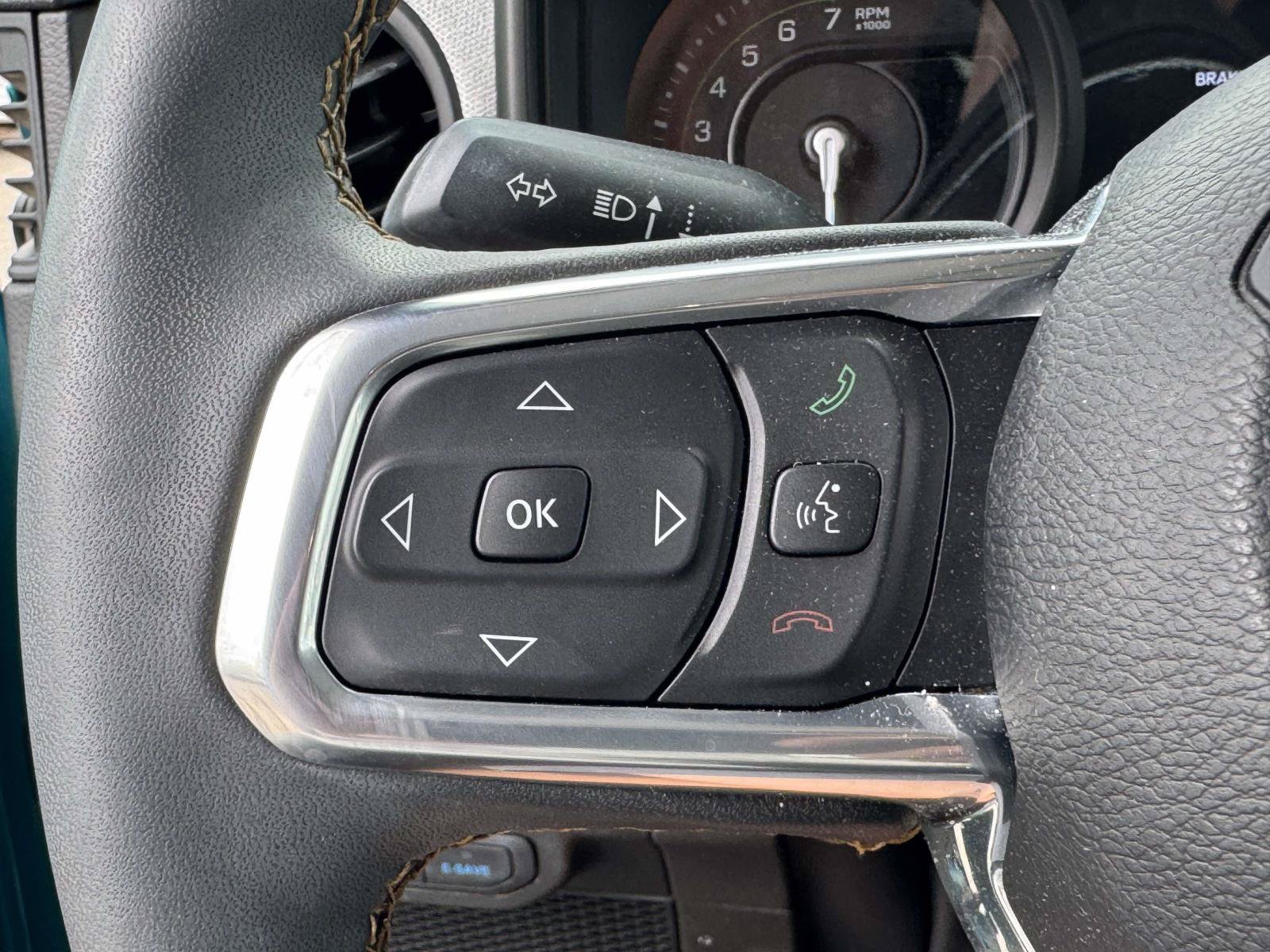 Used 2024 Jeep Wrangler Unlimited w/ Convenience Group AWD/4WD image 18
