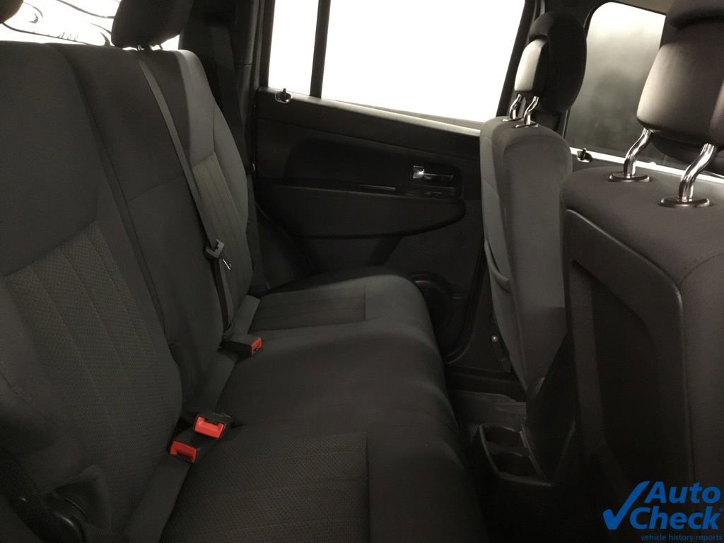 Used 2012 Jeep Liberty Sport AWD/4WD image 25