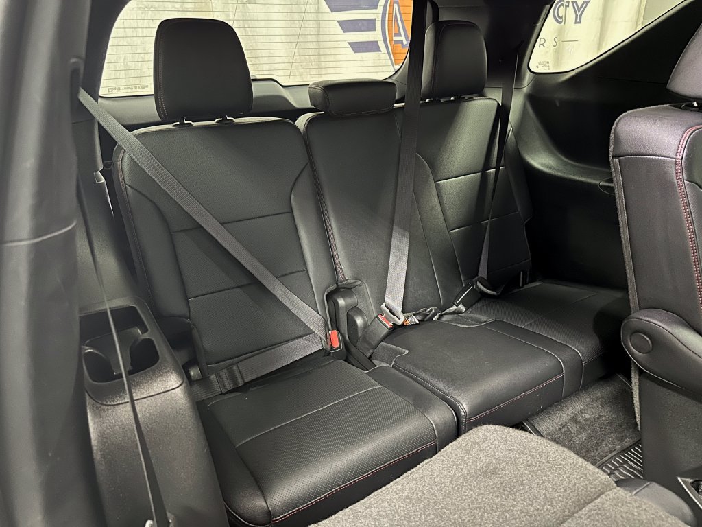 Used 2025 Chevrolet Traverse RS w/ LPO, Floor Liner Package AWD/4WD image 22