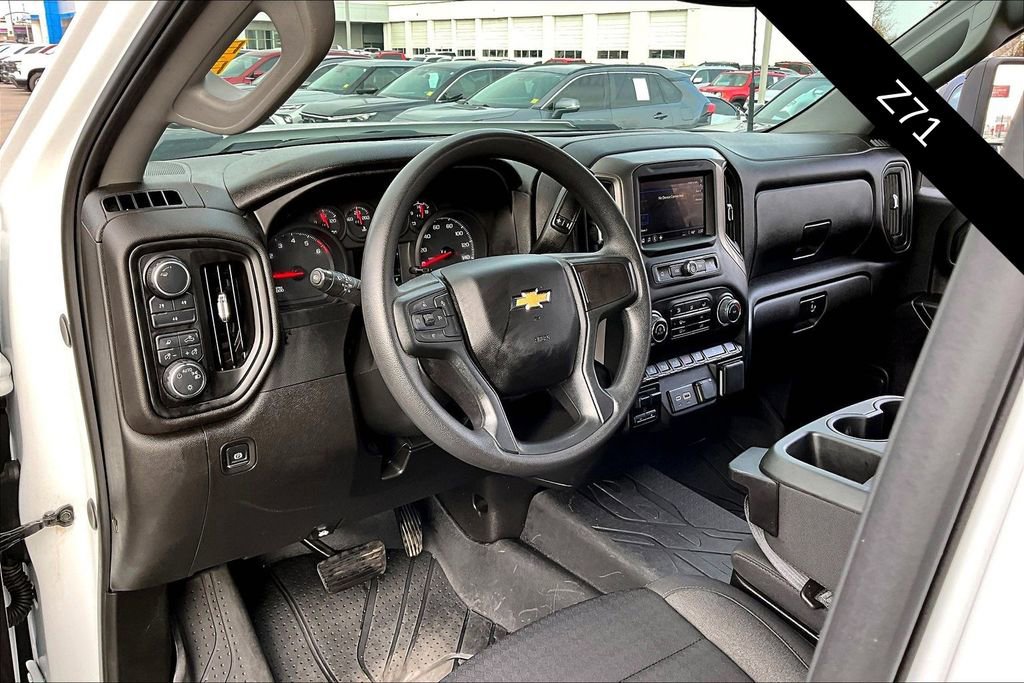 Used 2025 Chevrolet Silverado 2500 Custom w/ Custom Value Package image 16