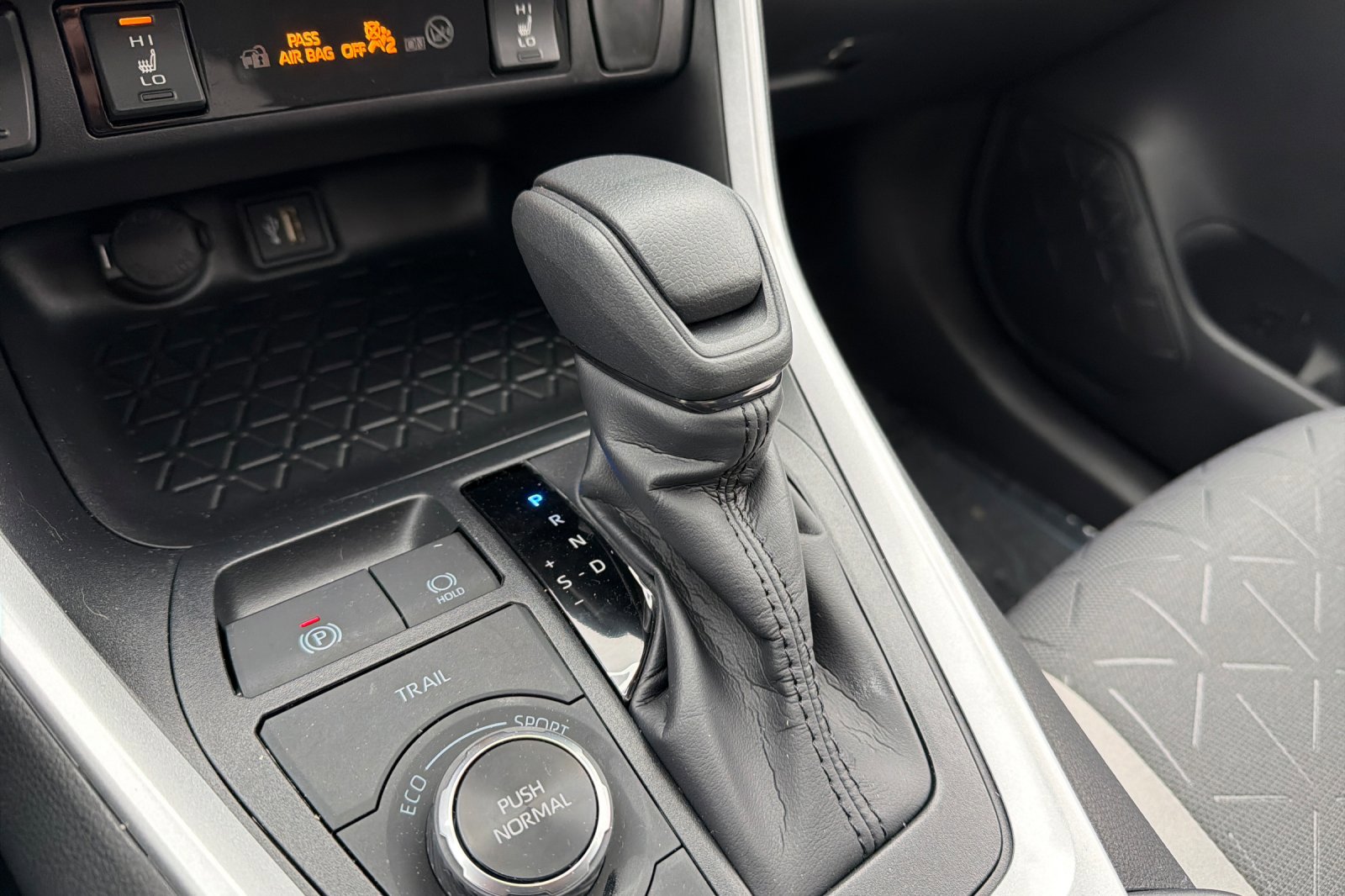 New 2025 Toyota RAV4 XLE w/ Convenience Package image 19