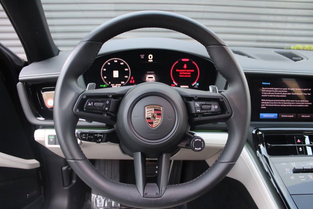 Certified 2025 Porsche Panamera image 22