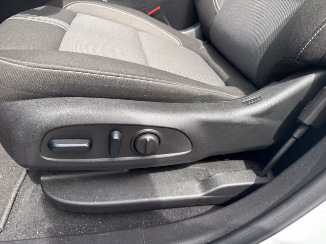 Used 2025 Chevrolet Blazer LT FWD image 17