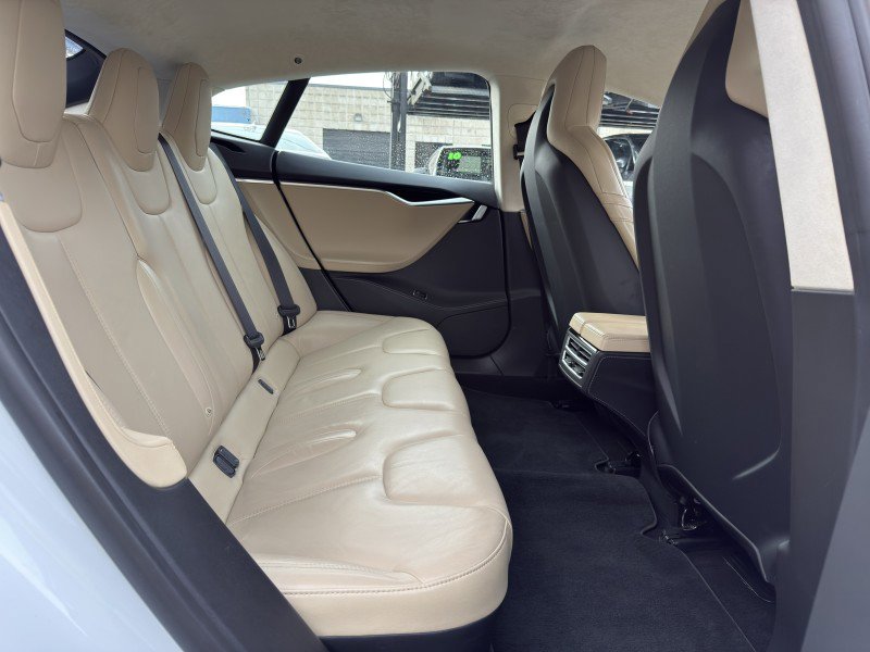 Used 2015 Tesla Model S 85D image 28
