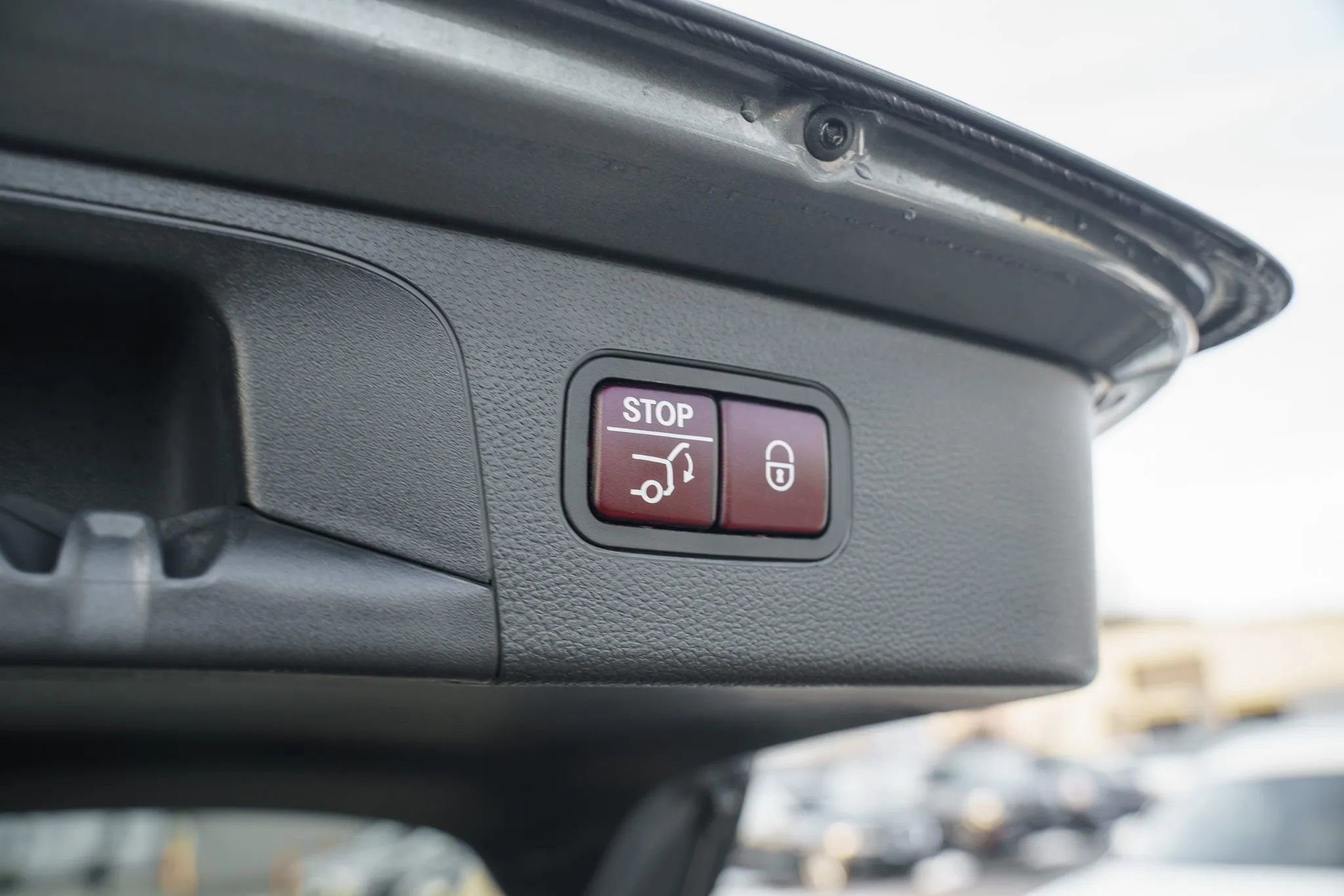 Used 2018 Mercedes-Benz GLC 300 GLC 300 4MATIC Sport Utility 4 image 11