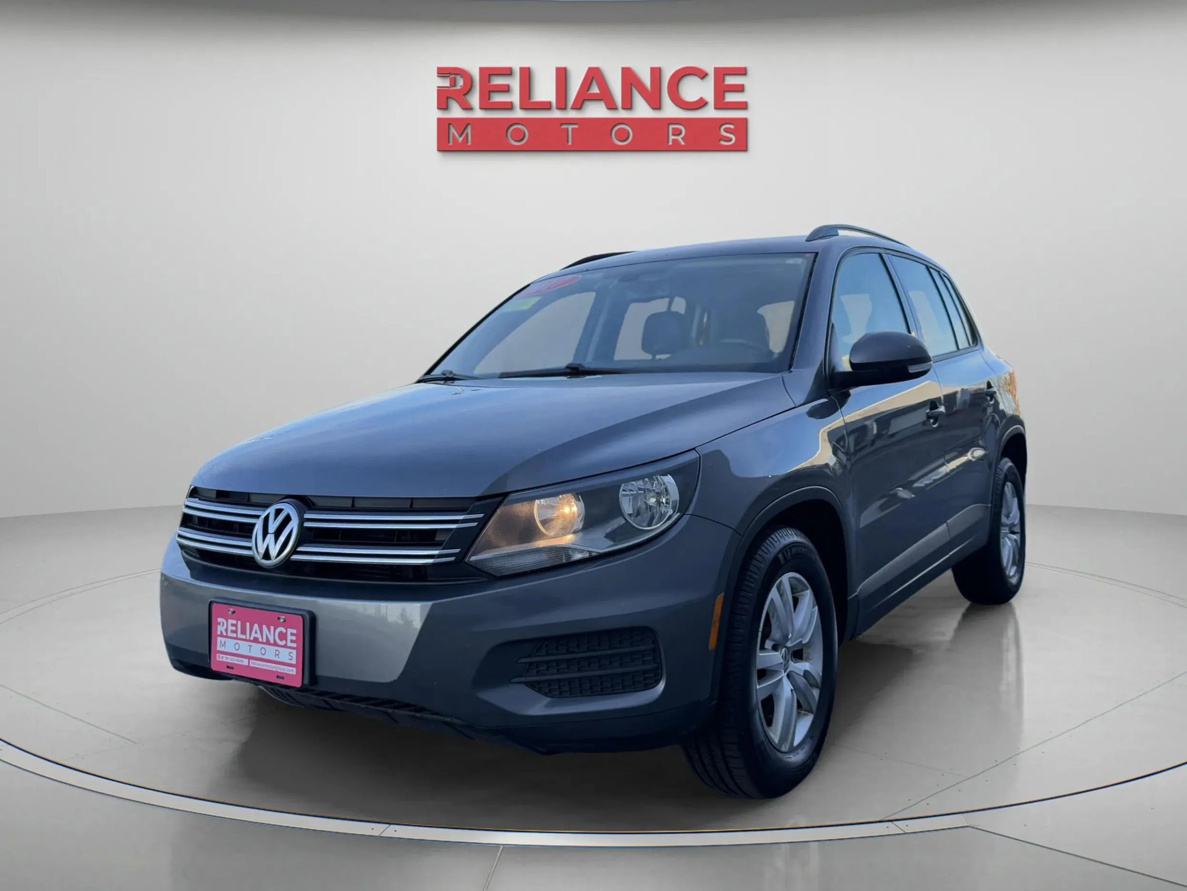 Used 2017 Volkswagen Tiguan S image 1