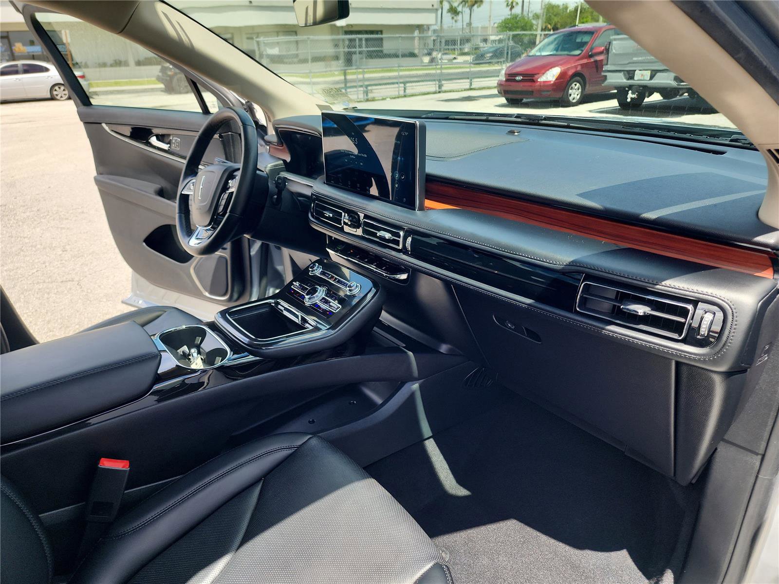 Used 2022 Lincoln Nautilus Reserve image 25