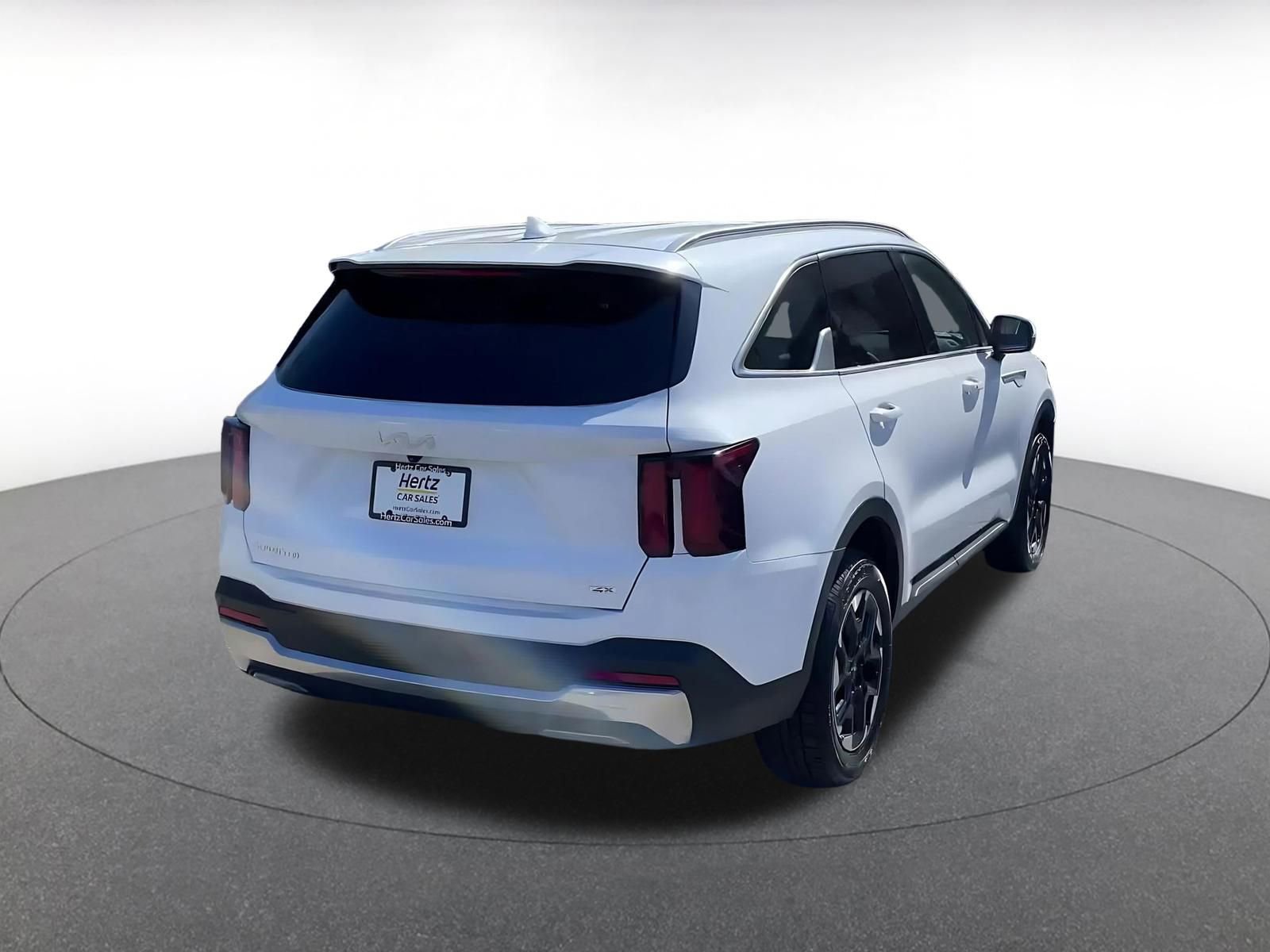 Used 2024 Kia Sorento S image 12