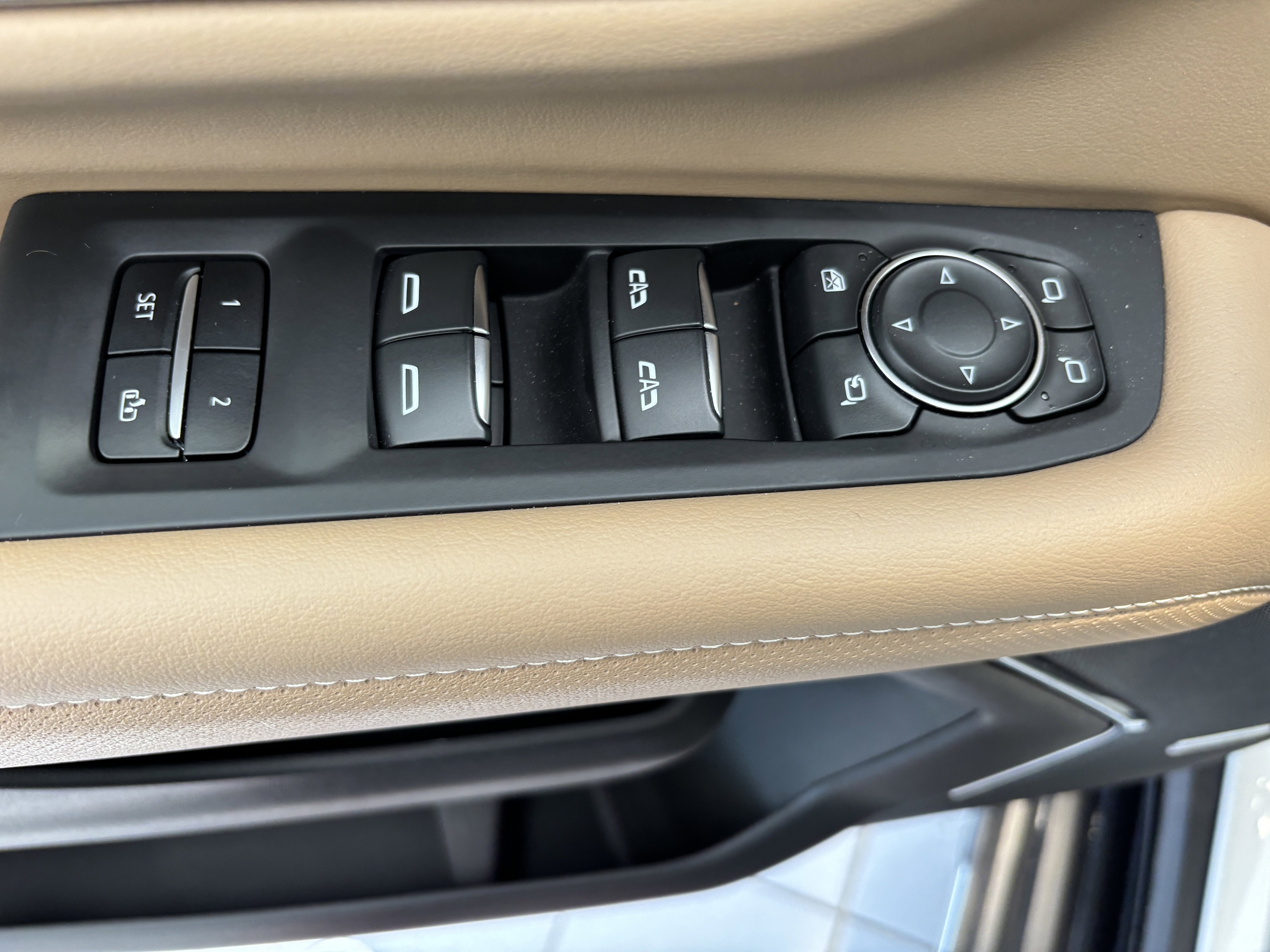 Used 2023 Chevrolet Suburban Premier w/ Advanced Technology Package image 7
