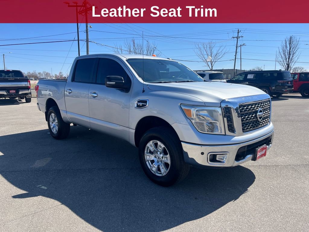 Used 2017 Nissan Titan SV image 8
