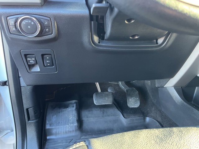 Used 2019 Ford F150 Lariat w/ Trailer Tow Package image 12