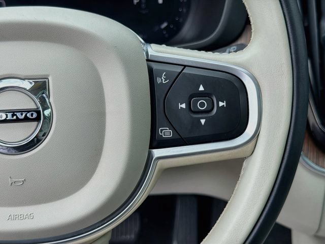 Used 2022 Volvo XC60 B5 Momentum w/ Protection Package Premier FWD image 38