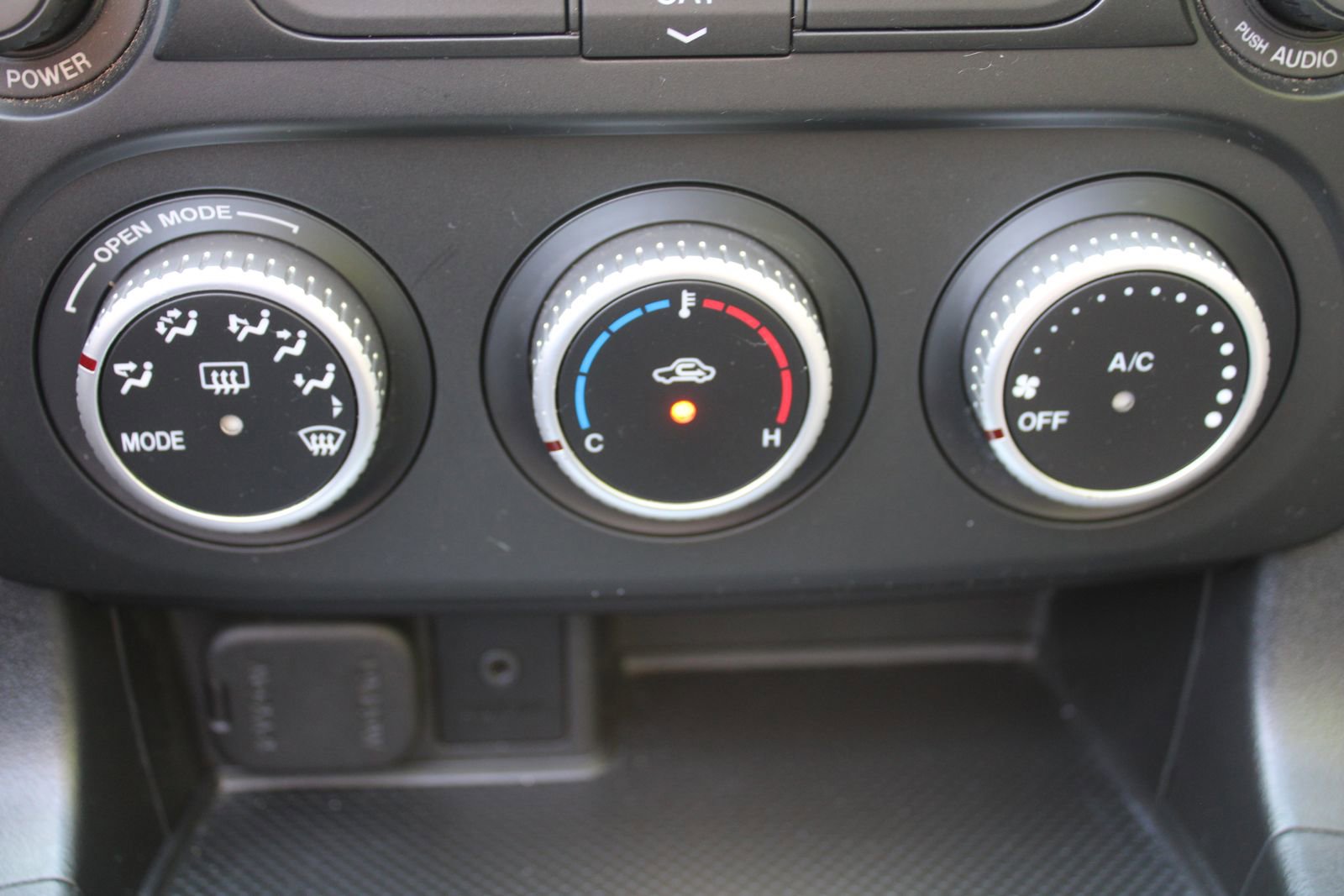 Used 2009 MAZDA MX-5 Miata Sport RWD image 43