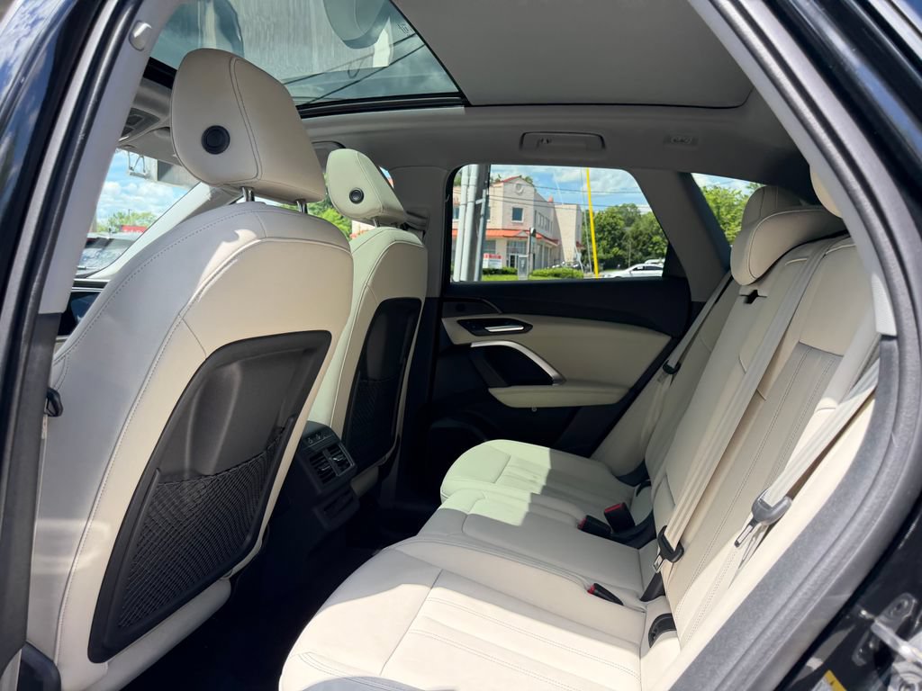 Used 2025 Audi Q5 Premium w/ Convenience Package AWD/4WD image 27