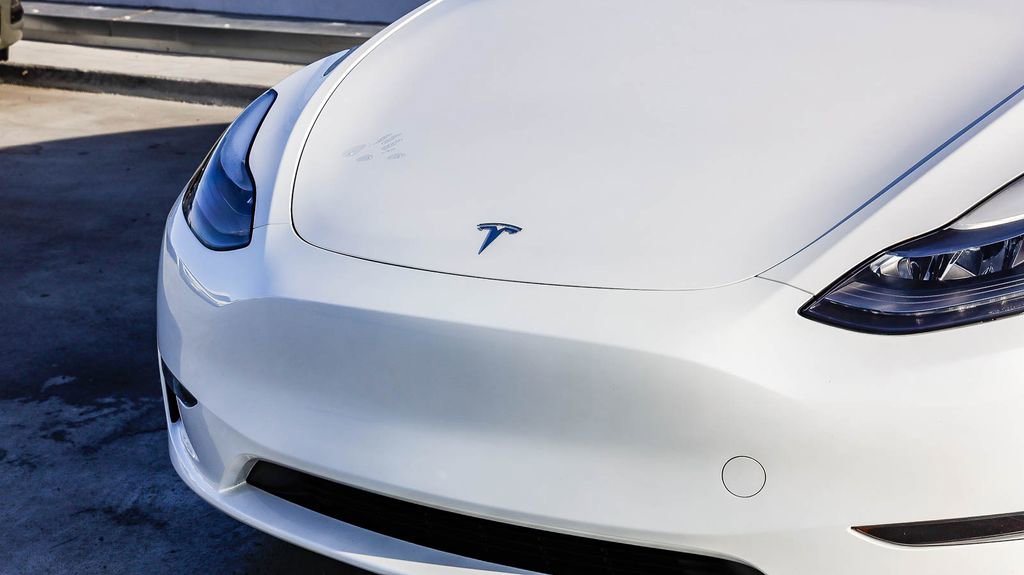 Used 2024 Tesla Model Y Performance image 5