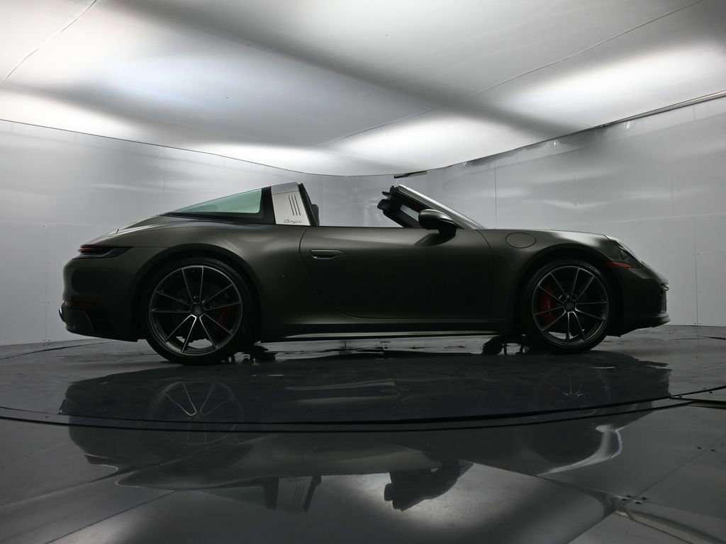 Certified 2021 Porsche 911 Targa 4S w/ Sportdesign Package image 56