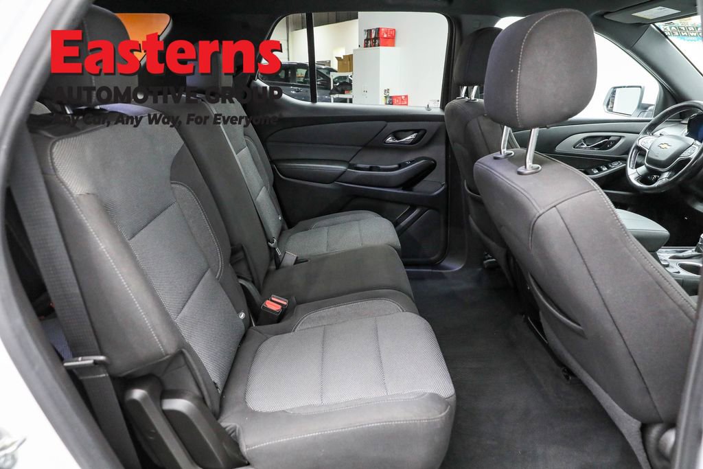 Used 2022 Chevrolet Traverse LT image 23