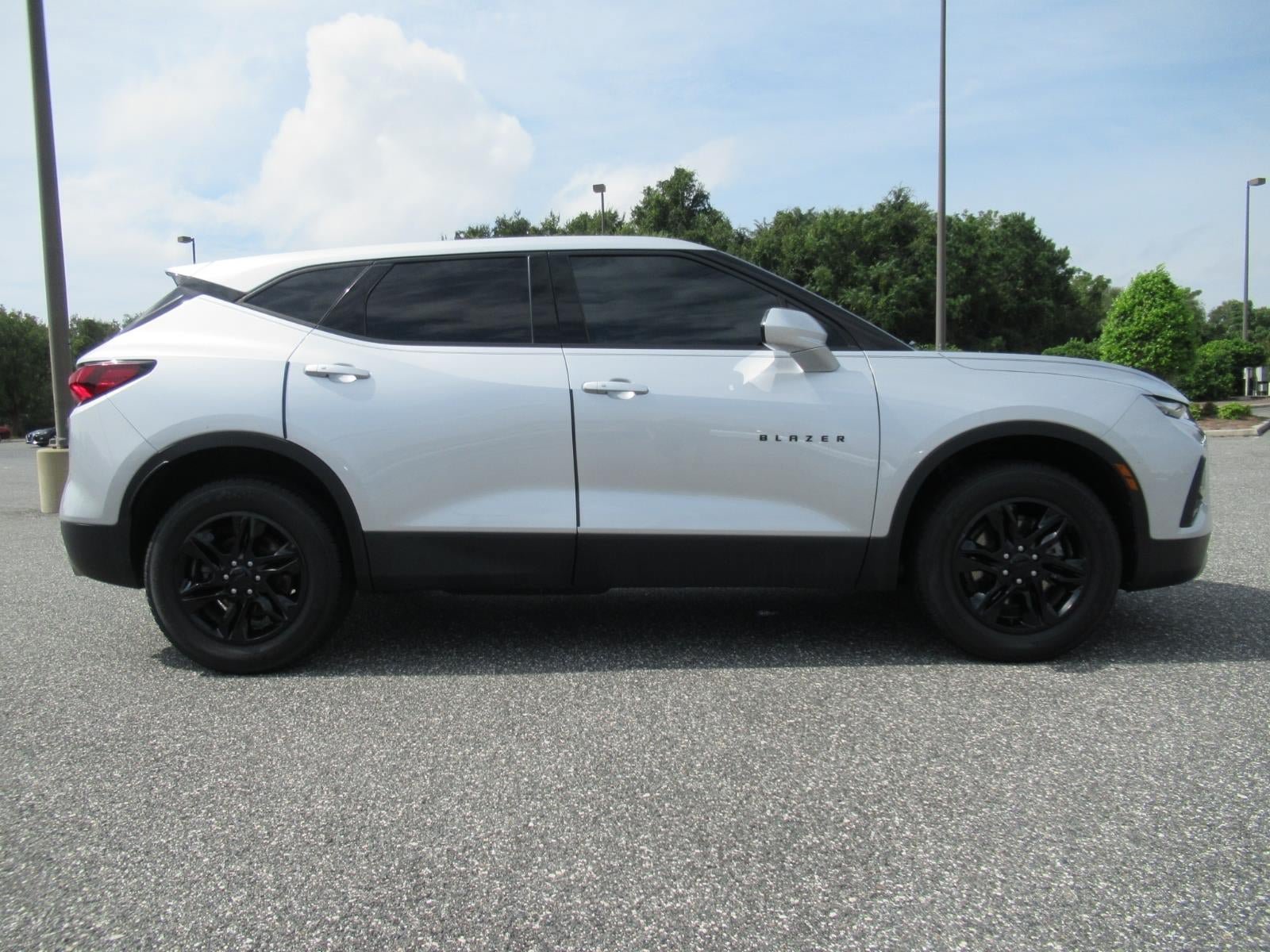 Used 2022 Chevrolet Blazer LT FWD image 2