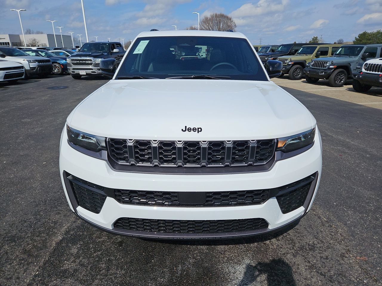 New 2026 Jeep Grand Cherokee Altitude AWD/4WD image 2
