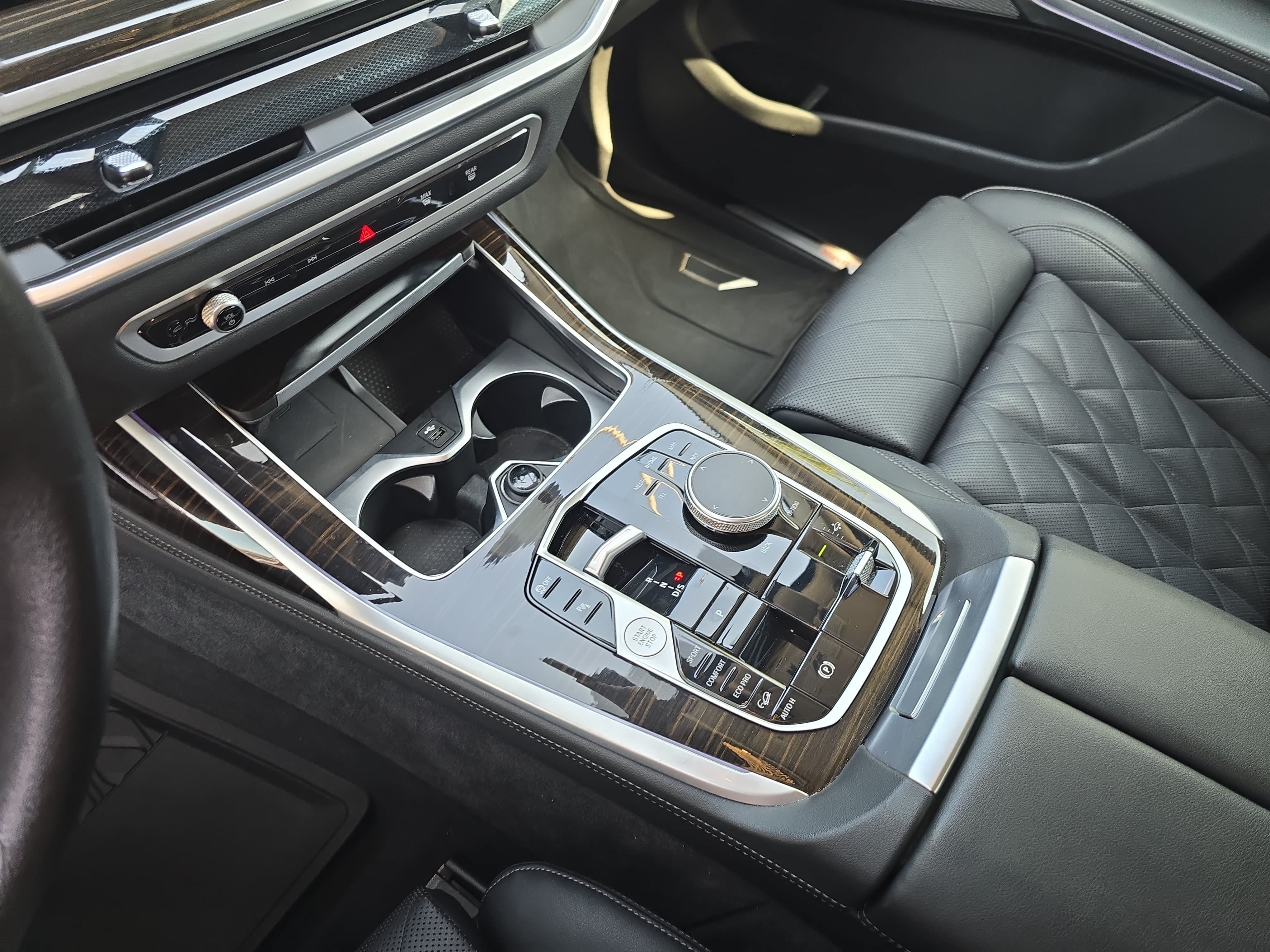 Used 2025 BMW X7 xDrive40i AWD/4WD image 29