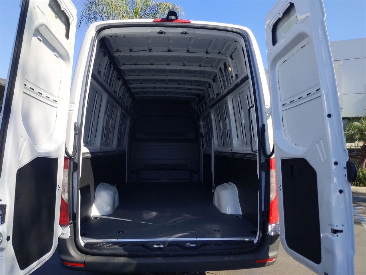 New 2025 Mercedes-Benz Sprinter 2500 image 10