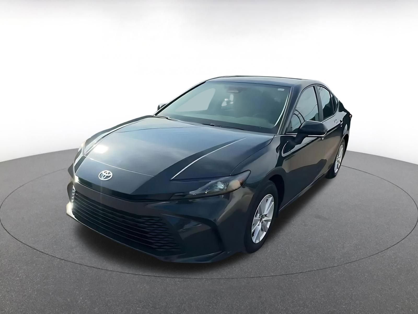 Used 2025 Toyota Camry LE image 7