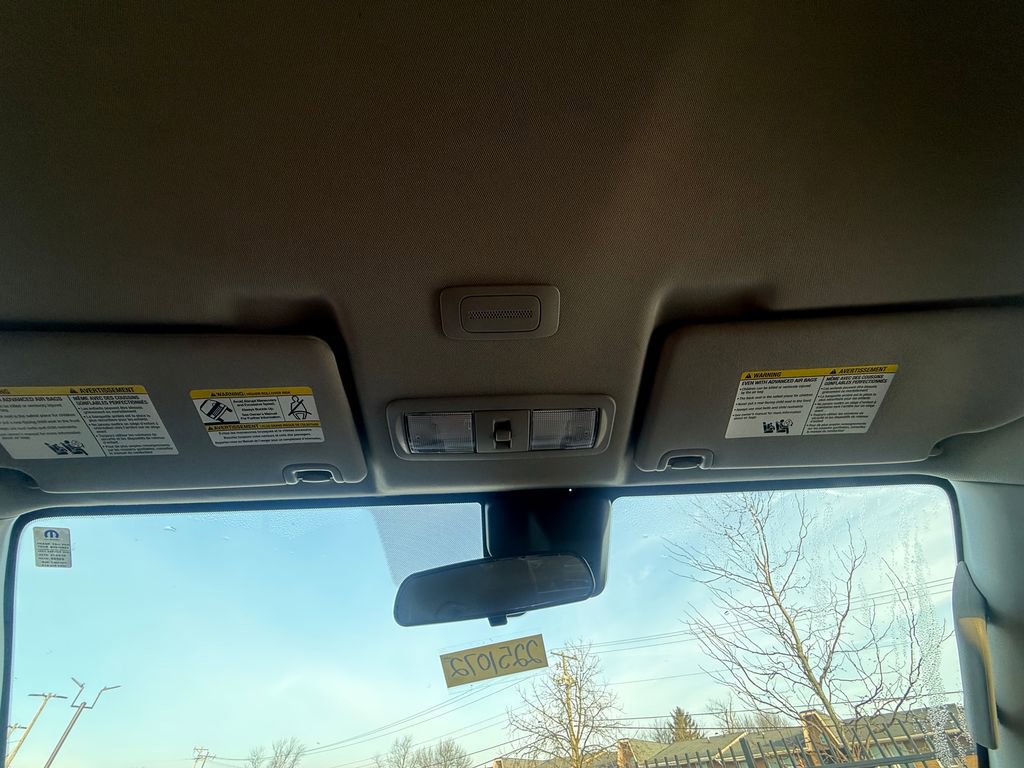 Used 2023 Nissan Frontier SV image 34