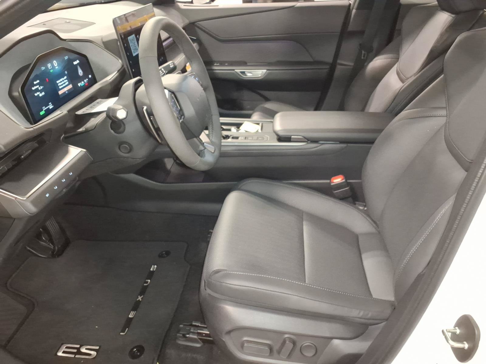New 2026 Lexus ES 500e AWD/4WD image 5